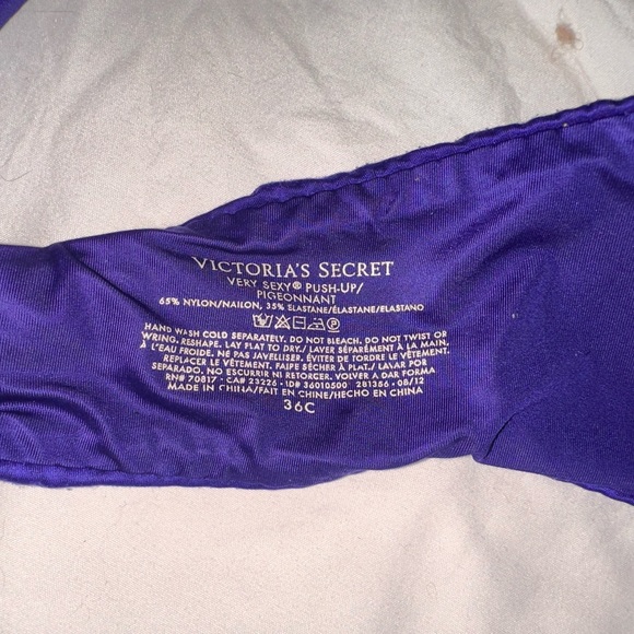 Victoria’s Secret Very Sexy Push Up Bra 36C - Picture 3 of 3